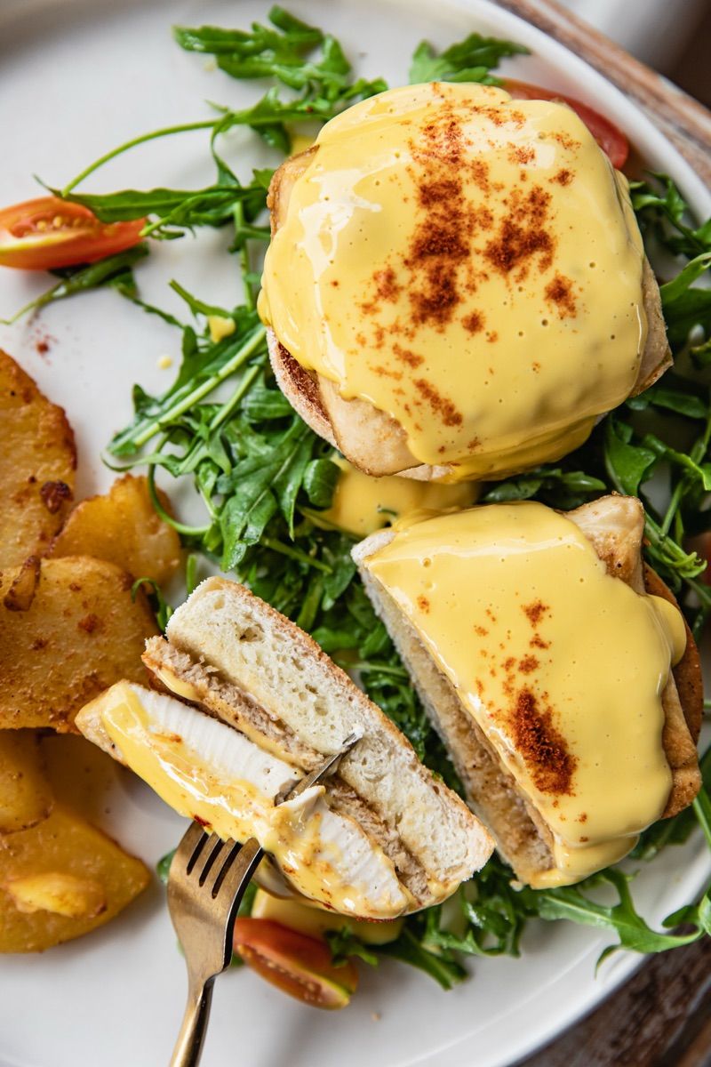 Peaceful Benedict with hollandaise